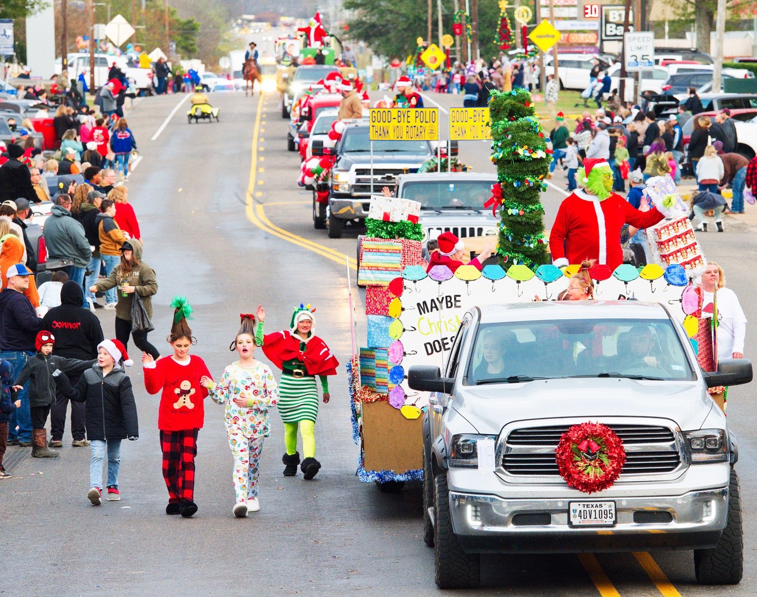 Quitman's Christmas parade stretches along Goode St. [see more of the parade]